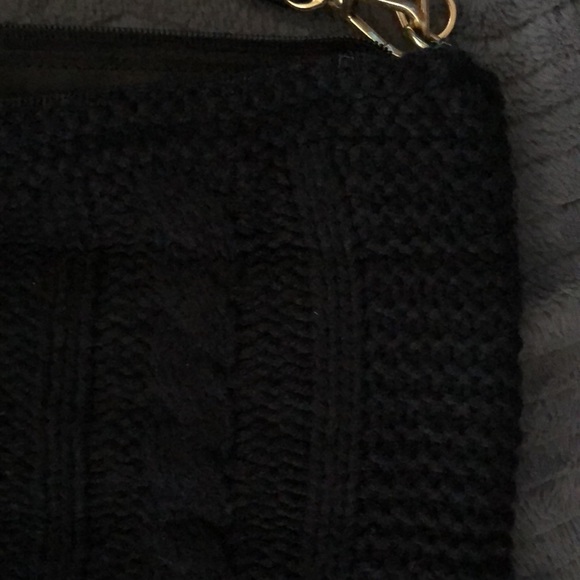 Sweater versatile purse - Picture 3 of 3